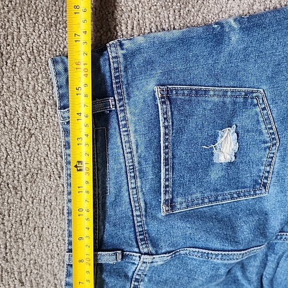 Cute Modern Jeans With Rips - Picture 5 of 6